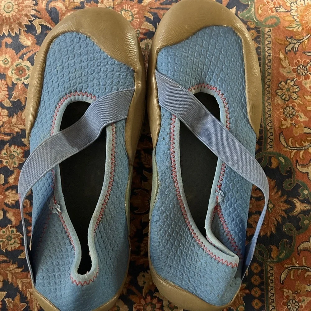 GUC Keen water shoes. Blue. Rubber soles. Size 9. Lots of wear left. - Picture 2 of 10